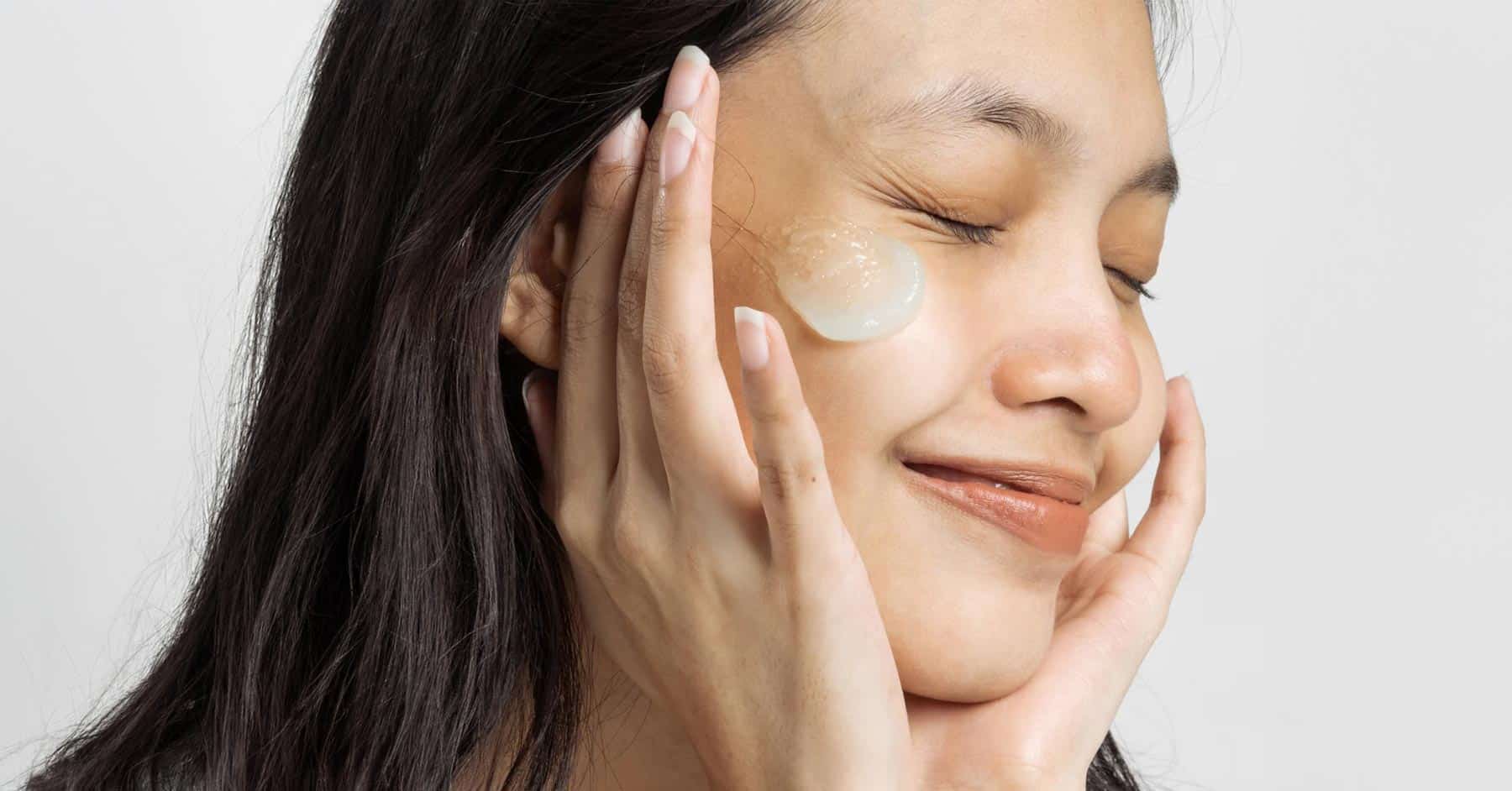 Read more about the article How To Build A Skincare Routine For Dry Skin