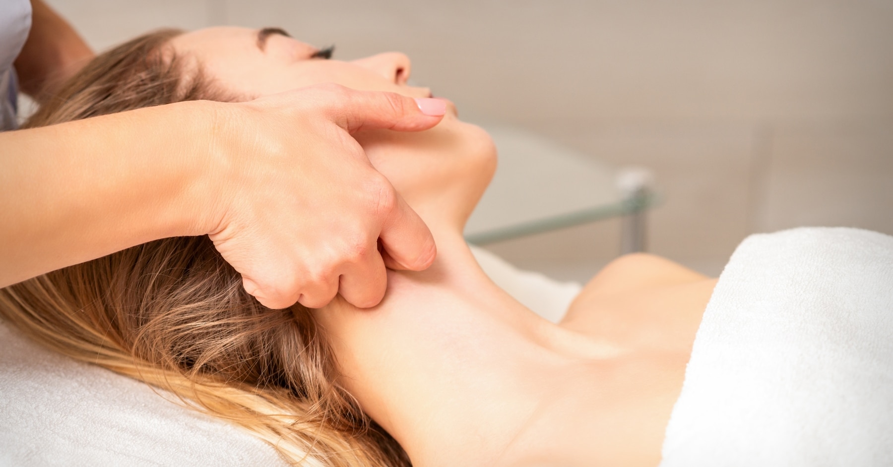 Read more about the article What is a Lymphatic Drainage Massage?